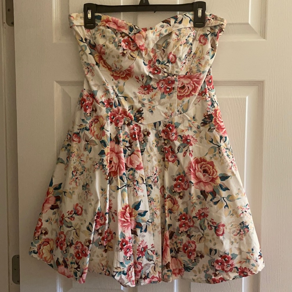 Cream and pink floral flare sweetheart dress, 11